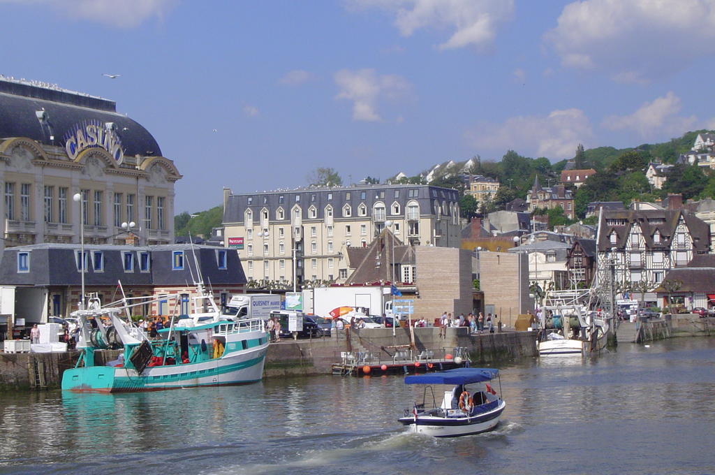 Sowell Hotels Le Beach Trouville-sur-Mer Exterior photo